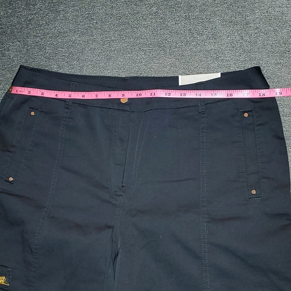 Chico's Luxe Twill Utility Crop - Picture 9 of 12